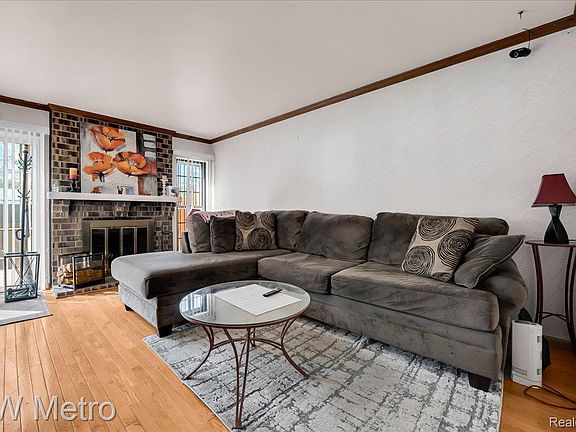 5th image of 25333 Greenbrooke Dr