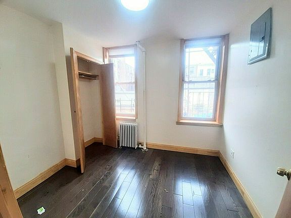 3rd image of 185 Johnson Ave APT 2R