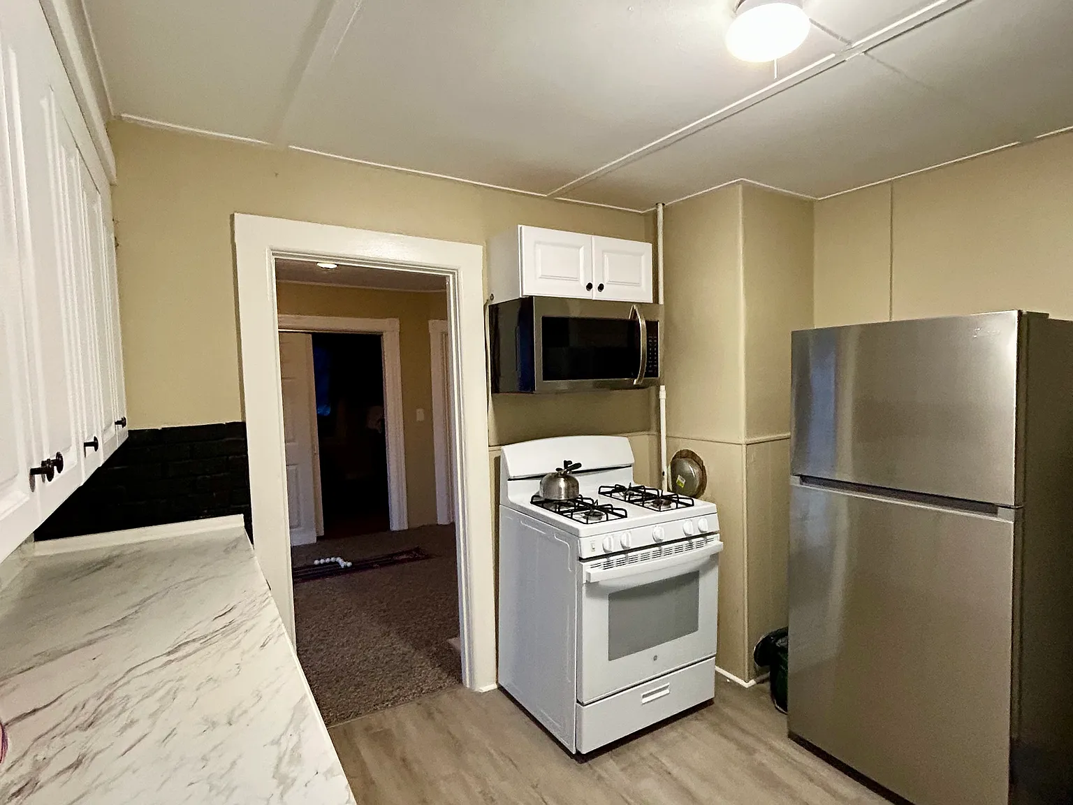 2 bed, 714 sqft, $1,895 — Photo 3