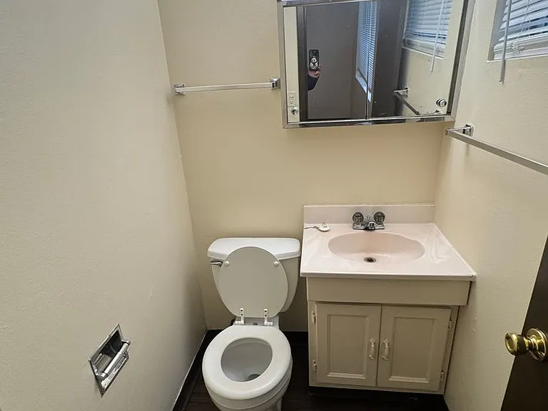 Rocklyn Court Apartments — Photo 23
