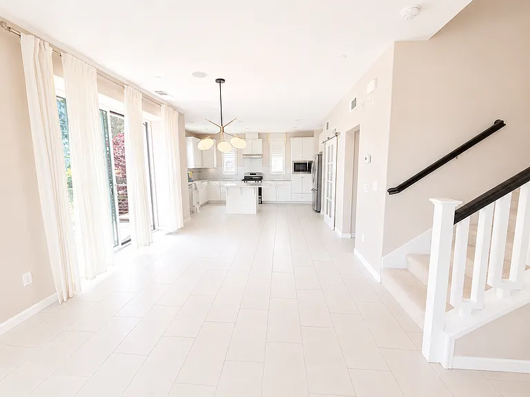 22755 Filbert St — Photo 16