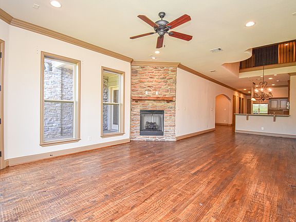 3rd image of 952 La Vista Dr