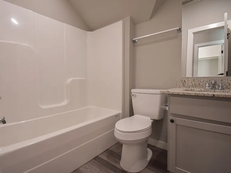 772 S Locust Ave — Photo 20