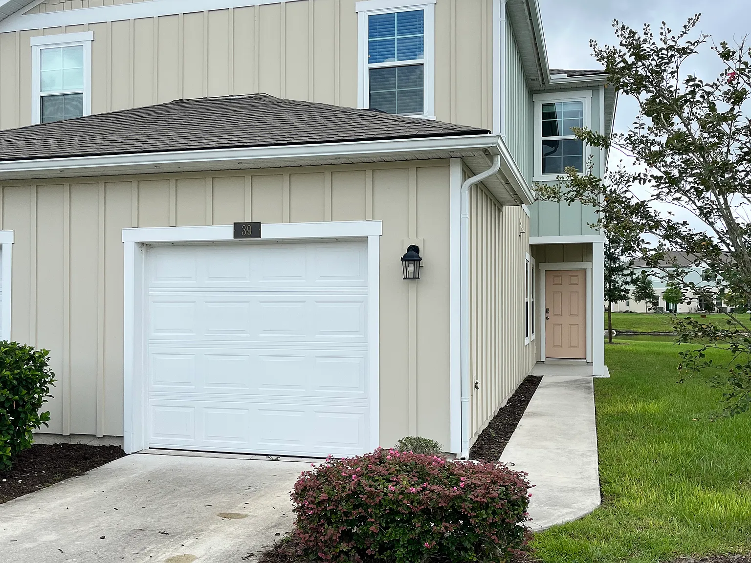 3 bed, 2.5 bath, 1502 sqft, $1,950 — Photo 3
