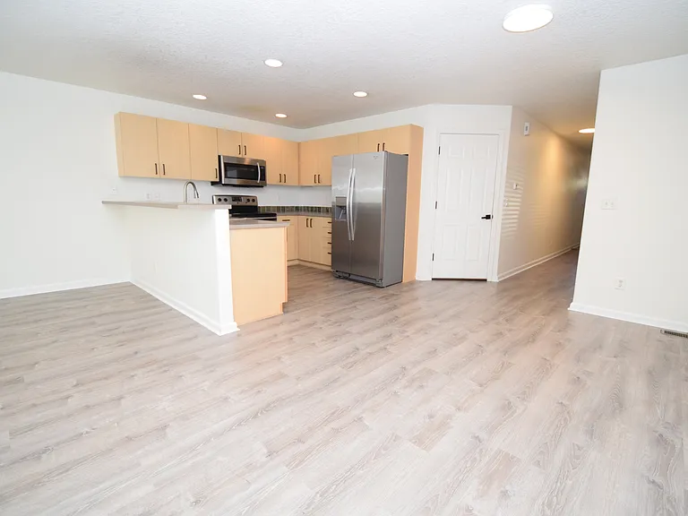 207 SE Harlow Ave — Photo 11