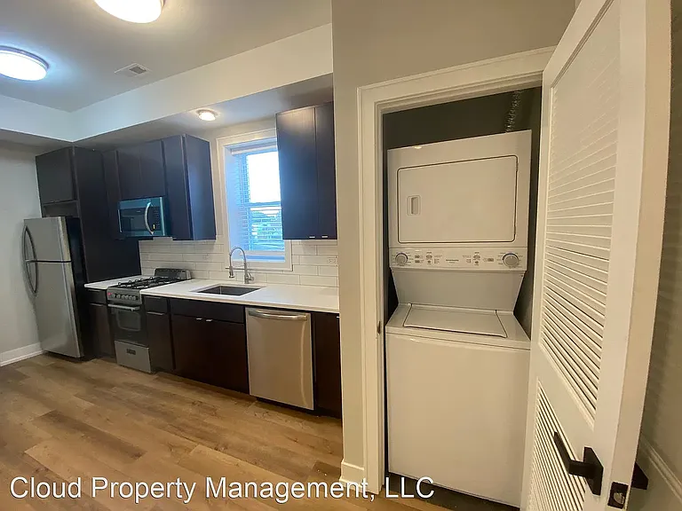 2542 S Albany Ave #1R — Photo 3
