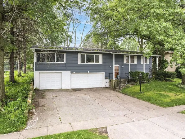 1647 Hollywood Blvd, Iowa City, IA 52240