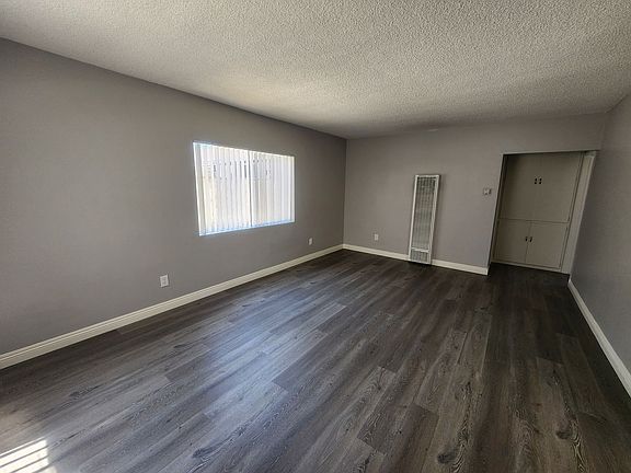 4th image of 2467-2471 1/2 W 251st St #67-1/4