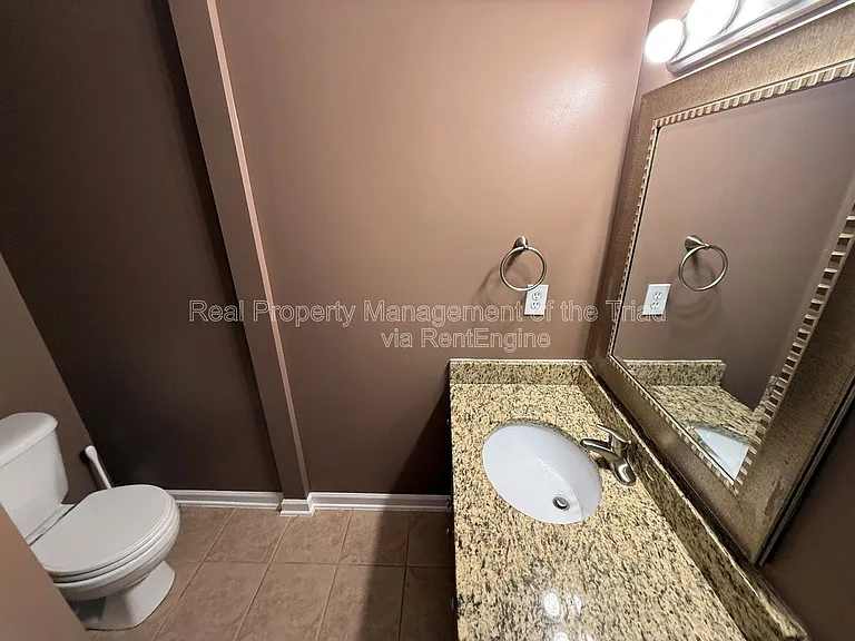 3930 Fountain Village Cir — Photo 8