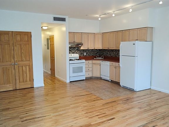 5th image of 195 Lenox Ave APT 2