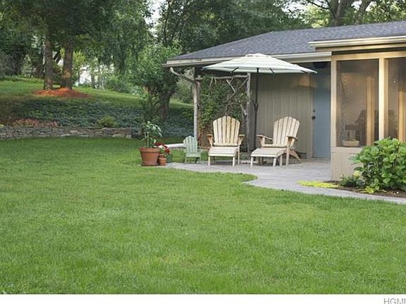 4th image of 13 Hilltop Dr