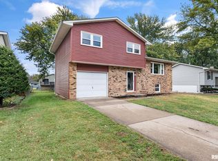 1139 Calvin St, Davenport, IA 52804