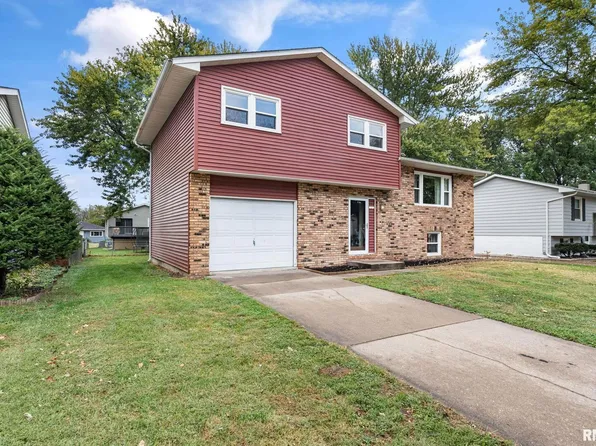 1139 Calvin St, Davenport, IA 52804