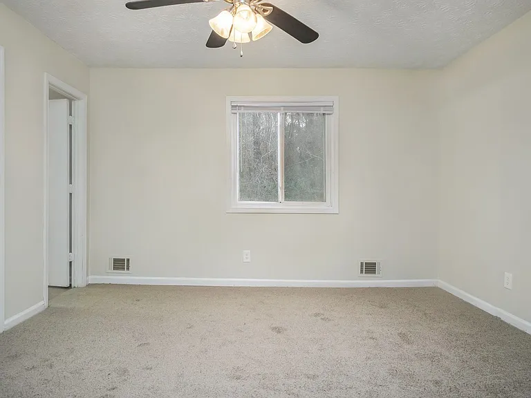 1874 Vauxhall Dr — Photo 8