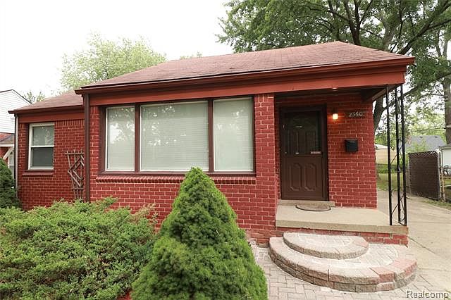1st image of 2360 Ellwood Ave