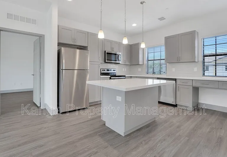 630 NE 14th Ct #205 — Photo 3