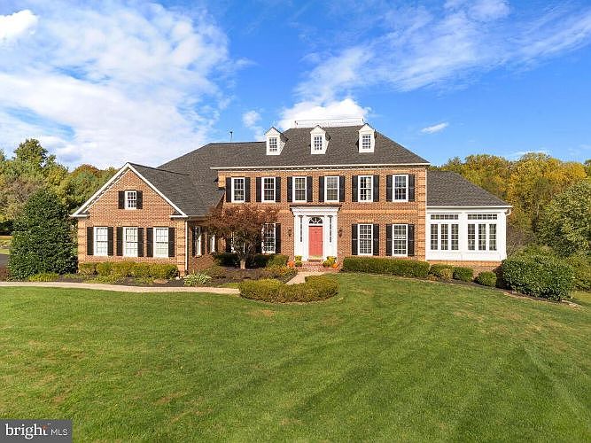 1st image of 22325 Essex View Dr