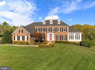 22325 Essex View Dr, Gaithersburg, MD 20882