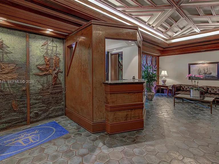 2901 S Bayshore Dr #2G — Photo 22