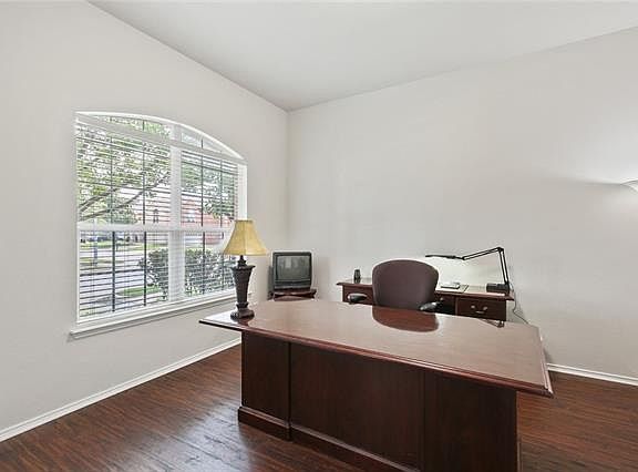 5th image of 5645 Robins Way