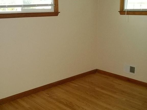 4th image of 3233 S 69th St
