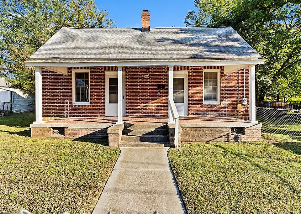 1st image of 303 Lowell Ave