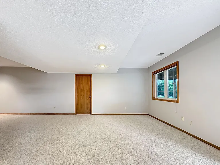 1839 Valley Ridge Trl S — Photo 30