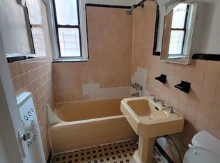 47-40 41st St #2B, Sunnyside, NY 11104