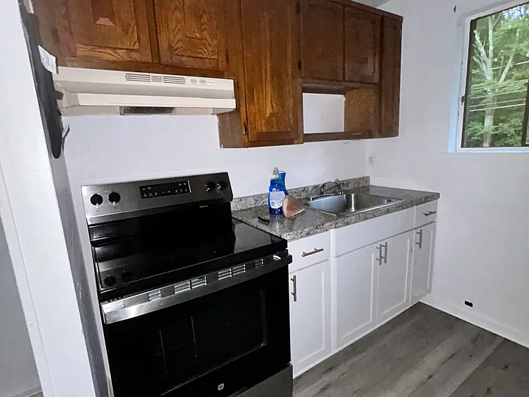 29-33 Fellows Rd #1 — Photo 11