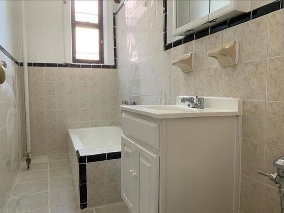 5th image of 8550 Forest Pkwy APT 4L