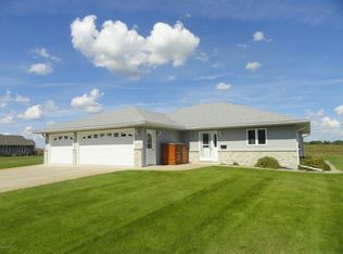 16 Rileys River Rd, Morris, MN 56267