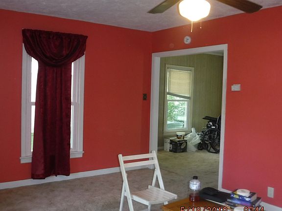 3rd image of 717 W Hardin St