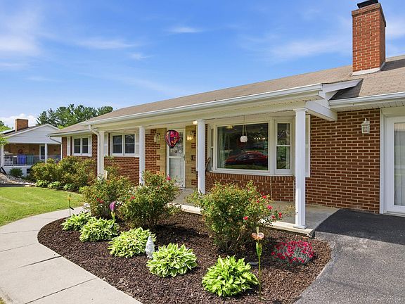 5th image of 165 Overland Dr