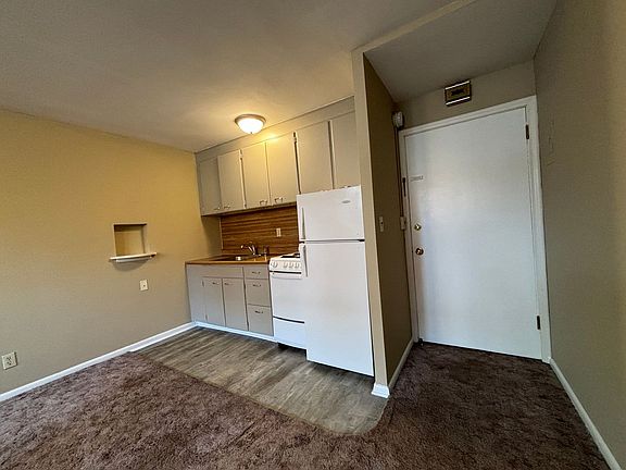 3rd image of 1936 Ford Pkwy APT 3