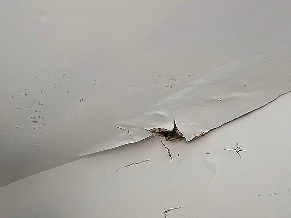 5th image of 117 N La Peer Dr
