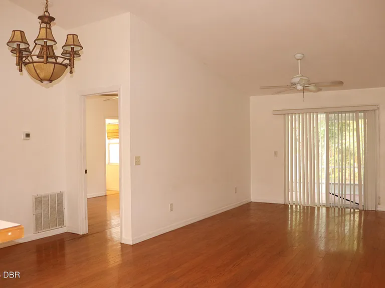 1061 Oak Forest Cir — Photo 6
