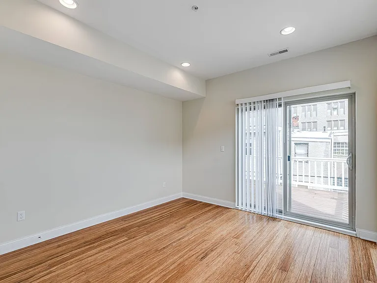 1633 Carpenter St #C — Photo 12
