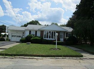 30 B St, Cranston, RI 02920