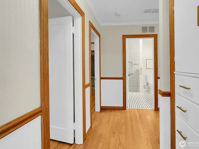 417 Avenue F — Photo 21