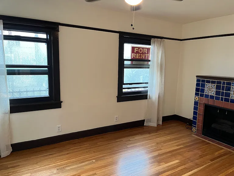 140 Hawthorn St #1 — Photo 3