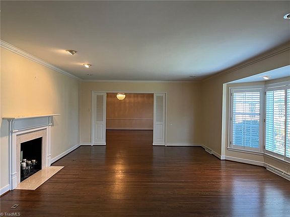 3rd image of 107 Irving Park Ct