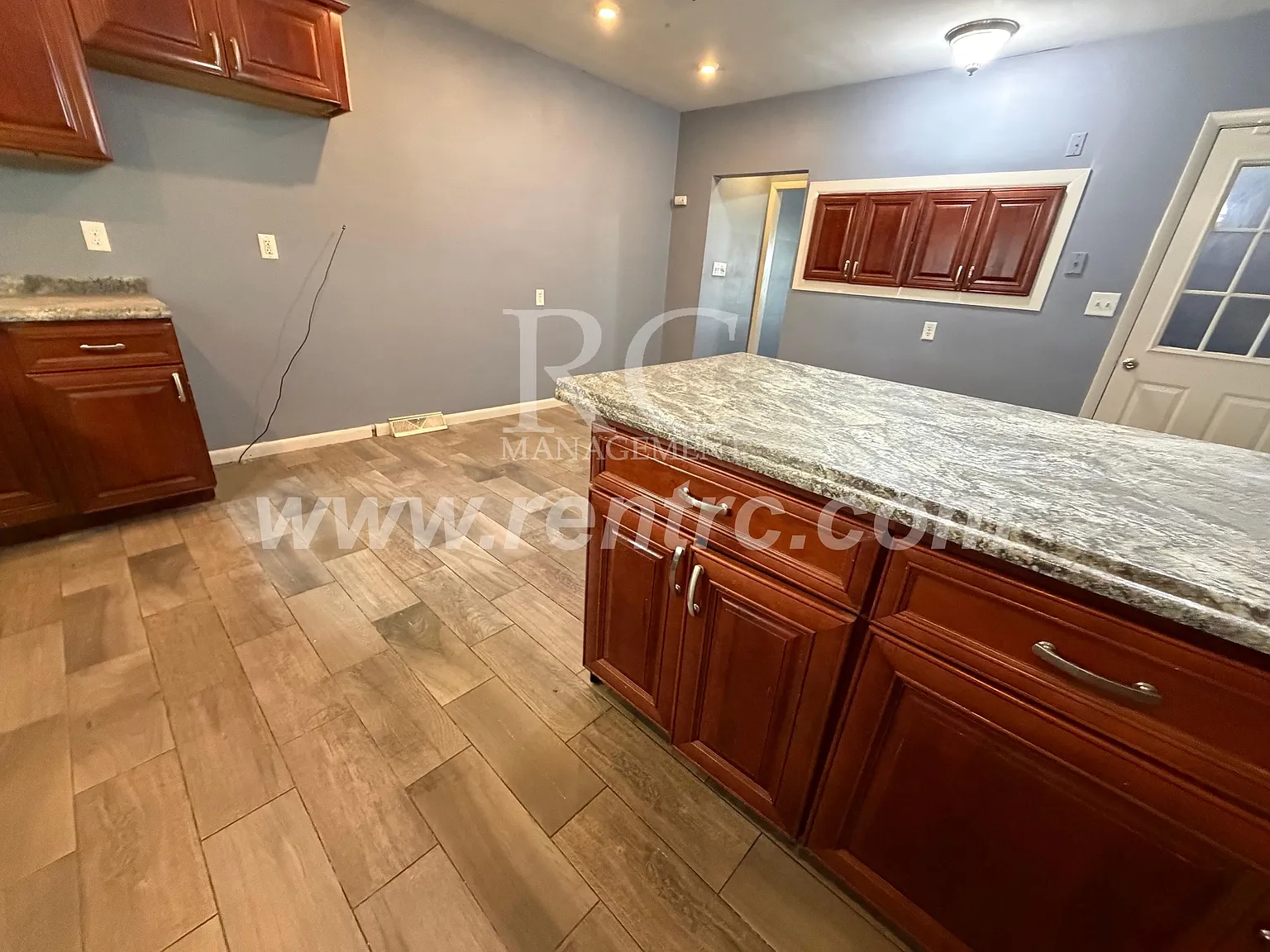4 bed, 1450 sqft, $995 — Photo 3