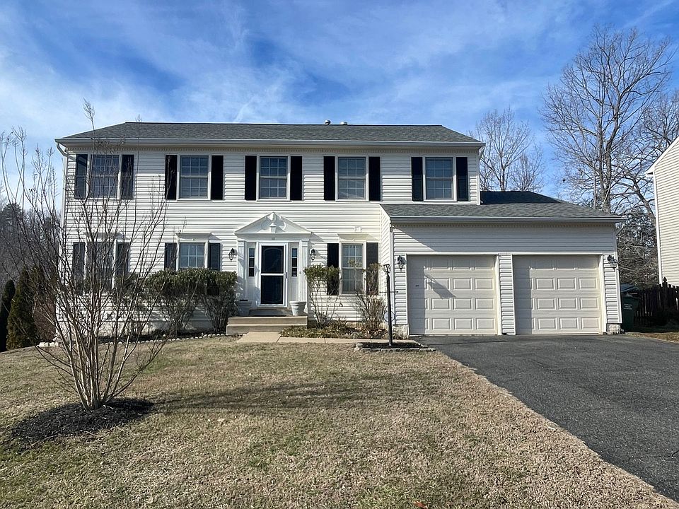 1st image of 32 Palace Ln