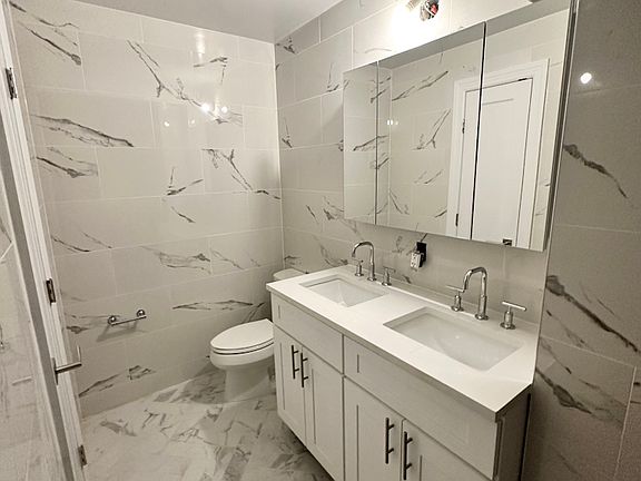 5th image of 305 E 86th St #9DEW