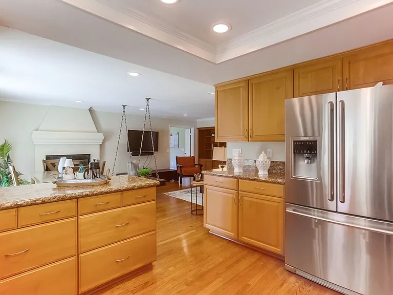10730 Carillon Ct — Photo 22
