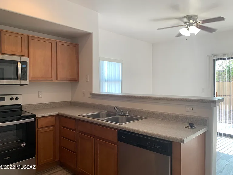 1741 E Hedrick Dr — Photo 10