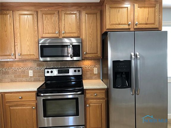 3rd image of 158 Windsor Dr