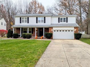 3949 Fielding Dr, North Olmsted, OH