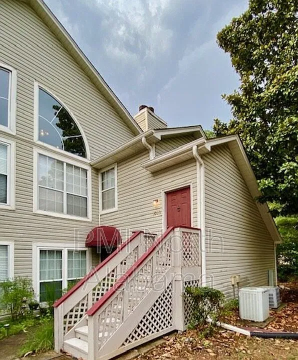 1023 Stones Throw Dr NW