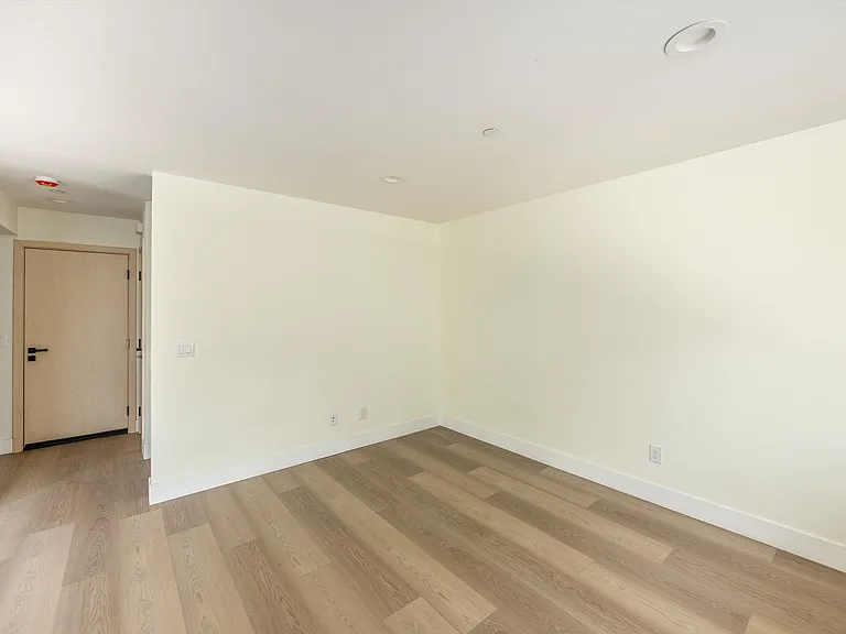 3164 N Sterling Ave #101 — Photo 5